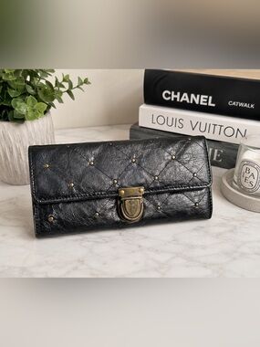 Deena & Ozzy Black Quilted Leather Studded Clutch Wallet